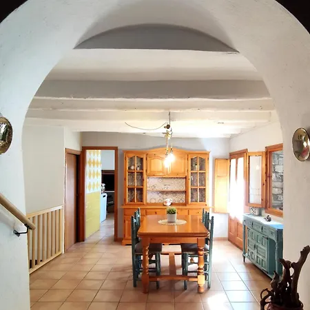 Tatil Evi Casa Escola Pobla de Segur