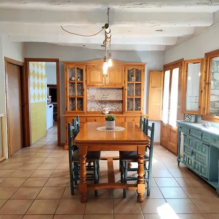 Casa Escola Holiday home Pobla de Segur